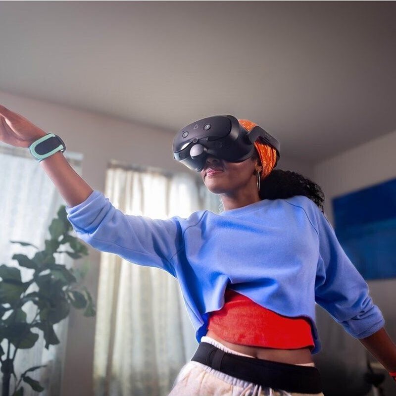 HTC VIVE Focus Vision Consumer Edition -virtuaalisarja, musta - Kuva 2