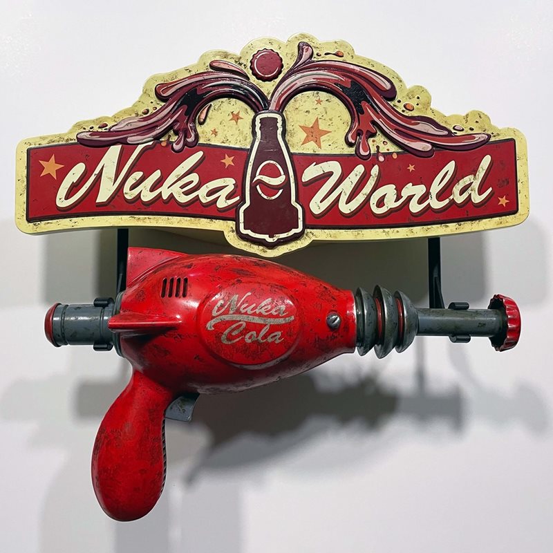 FanWraps Fallout 4 Nuka World Thirst Zapper Wall Armory Seinäkoriste